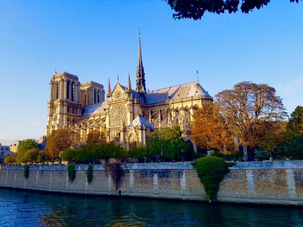 5 Reasons to Visit Paris in the Fall - The Traveling Vet Girl